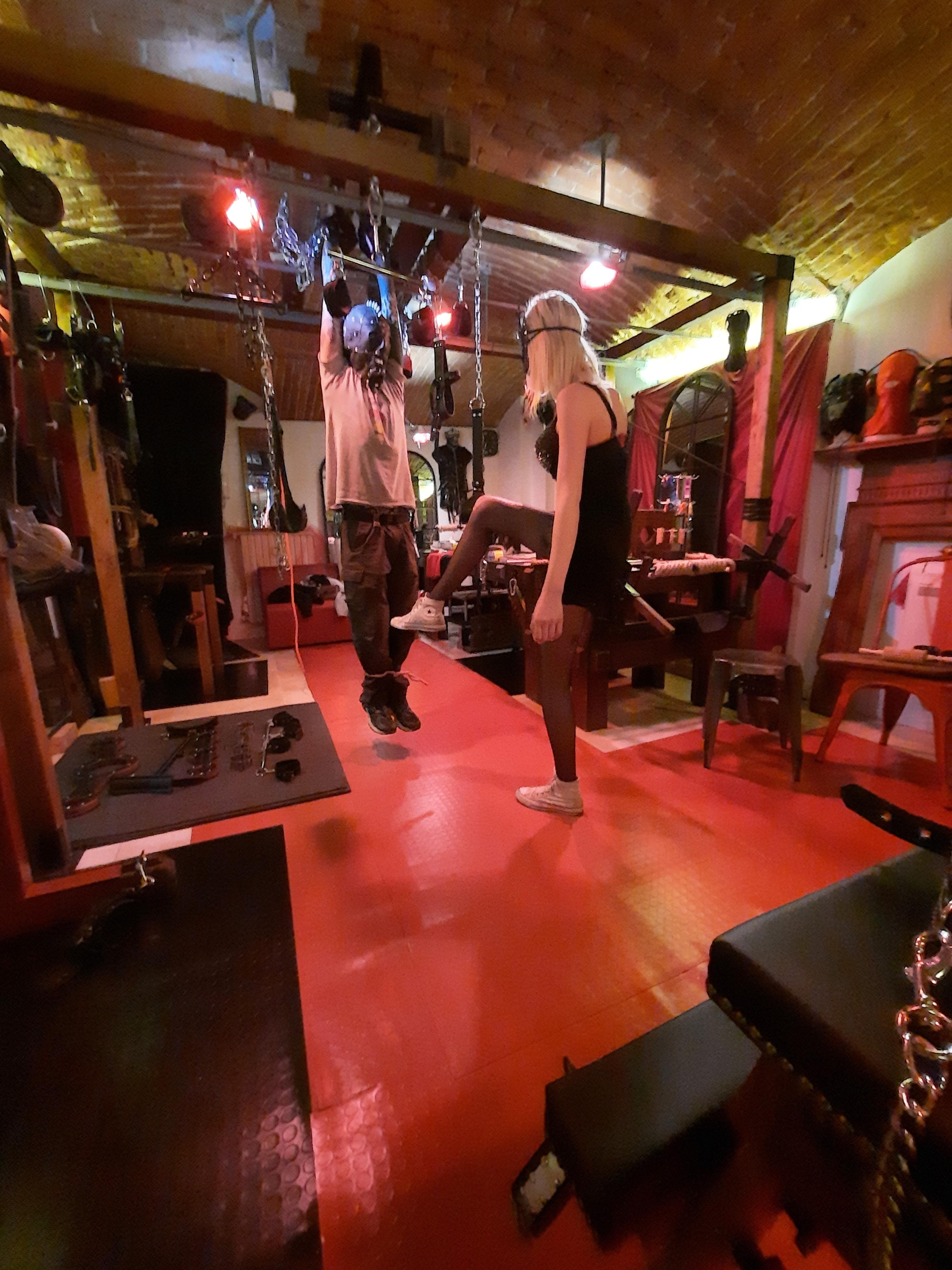 Dungeon BDSM affitti a ore a Milano zona p.ta Romana
